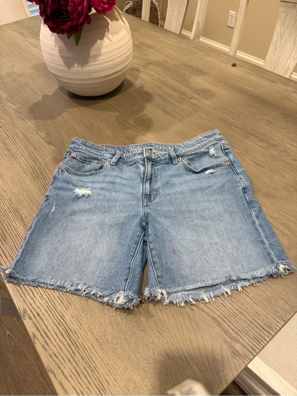 AE Stretch Low-Rise Perfect Skinny
Bermuda Short-size 12